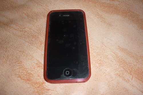 Apple phone 4s - ,