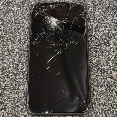 Apple iphone 64gb - 11,
